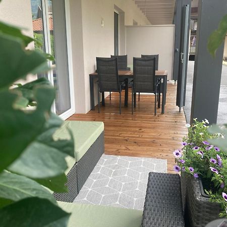 Alpenluxus Presents Design Lodge - Terrace & Car Park ครัมซาค ภายนอก รูปภาพ