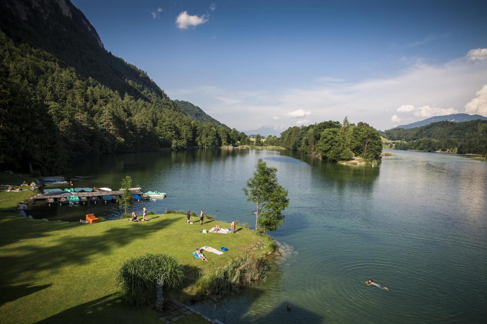Alpenluxus Presents Design Lodge - Terrace & Car Park ครัมซาค ภายนอก รูปภาพ